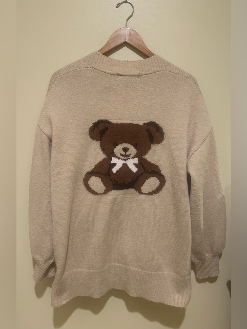 Arden B Beige Teddy Graphic Women's Sweater Size Large